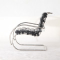Replica modernă a scaunului MR din piele neagră